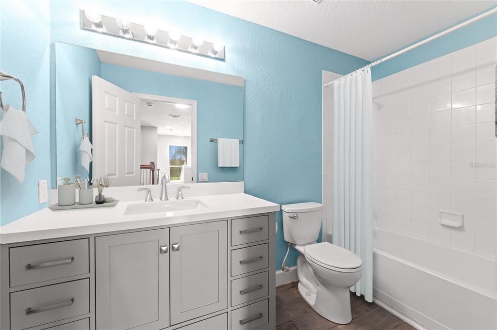 待售: $649,000 (5 贝兹, 5 浴室, 2297 平方英尺)
