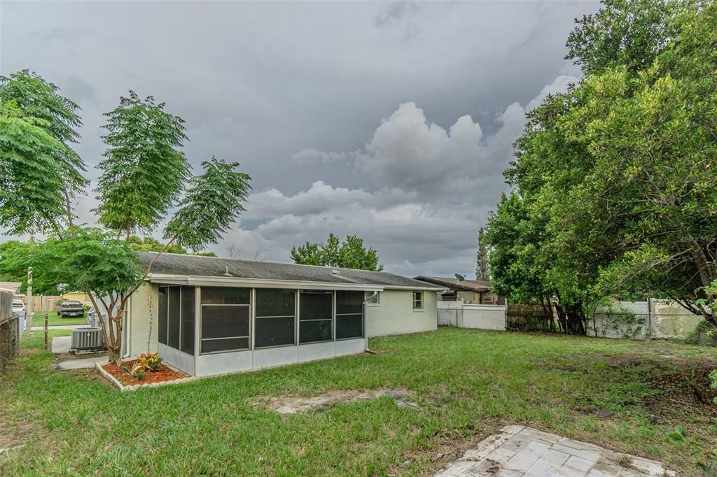 For Sale: $229,900 (2 beds, 1 baths, 840 Square Feet)