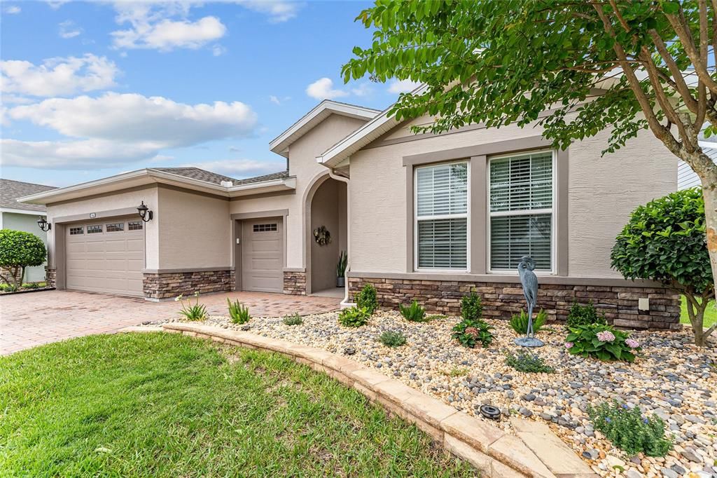 待售: $410,000 (2 贝兹, 2 浴室, 2024 平方英尺)