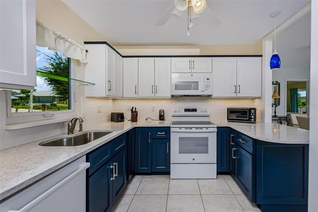 For Sale: $529,000 (3 beds, 2 baths, 1388 Square Feet)
