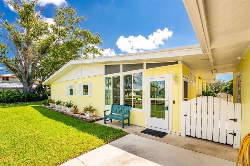 For Sale: $529,000 (3 beds, 2 baths, 1388 Square Feet)