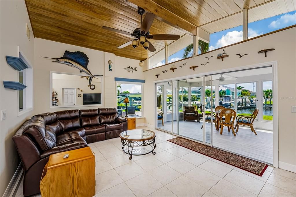 For Sale: $529,000 (3 beds, 2 baths, 1388 Square Feet)