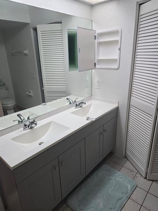 В аренду: $2,395 (2 спален, 2 ванн, 1200 Квадратных фут)