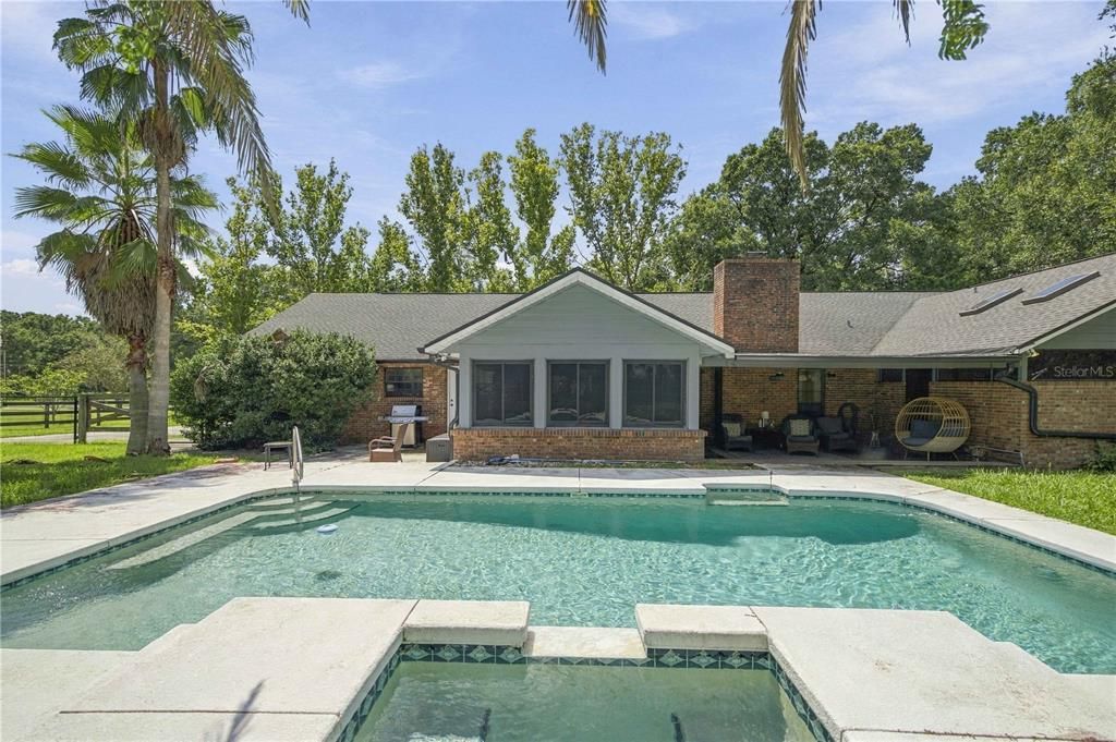 For Sale: $599,900 (4 beds, 2 baths, 3000 Square Feet)
