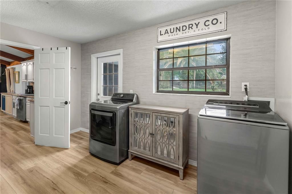 For Sale: $599,900 (4 beds, 2 baths, 3000 Square Feet)