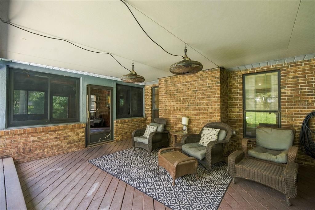 For Sale: $599,900 (4 beds, 2 baths, 3000 Square Feet)
