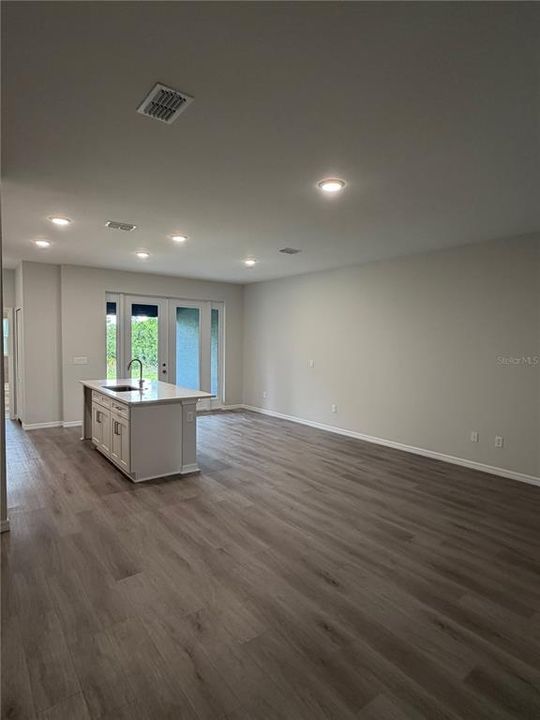 For Sale: $525,000 (6 beds, 0 baths, 2626 Square Feet)