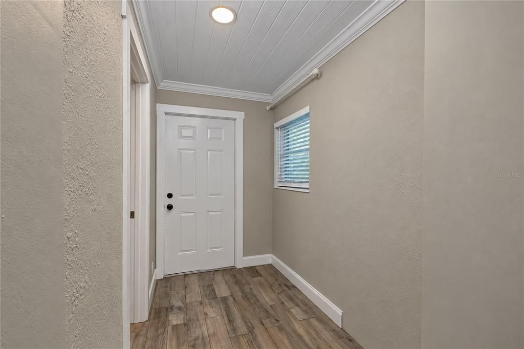 For Sale: $1,100,000 (2 beds, 2 baths, 1589 Square Feet)