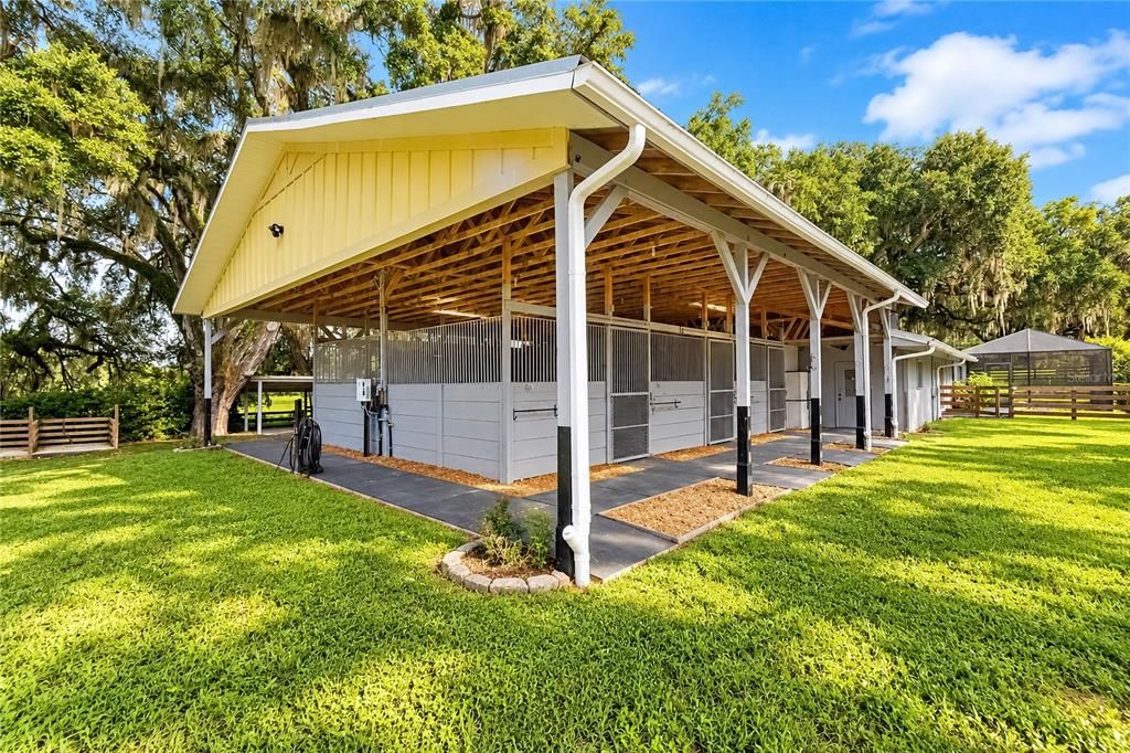 For Sale: $1,100,000 (2 beds, 2 baths, 1589 Square Feet)