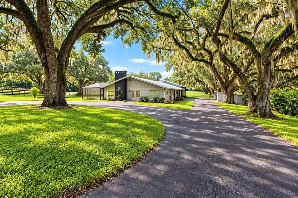 For Sale: $1,100,000 (2 beds, 2 baths, 1589 Square Feet)