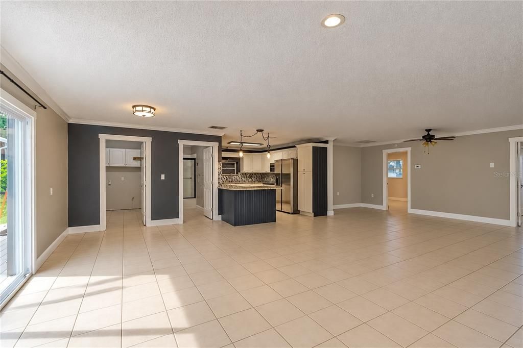For Sale: $1,100,000 (2 beds, 2 baths, 1589 Square Feet)