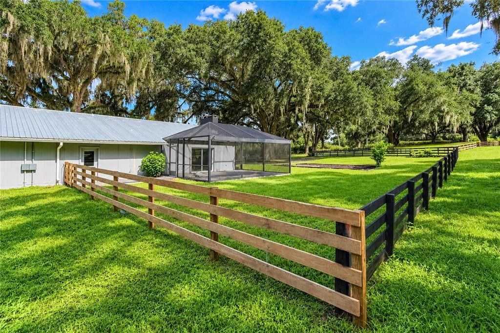 For Sale: $1,100,000 (2 beds, 2 baths, 1589 Square Feet)