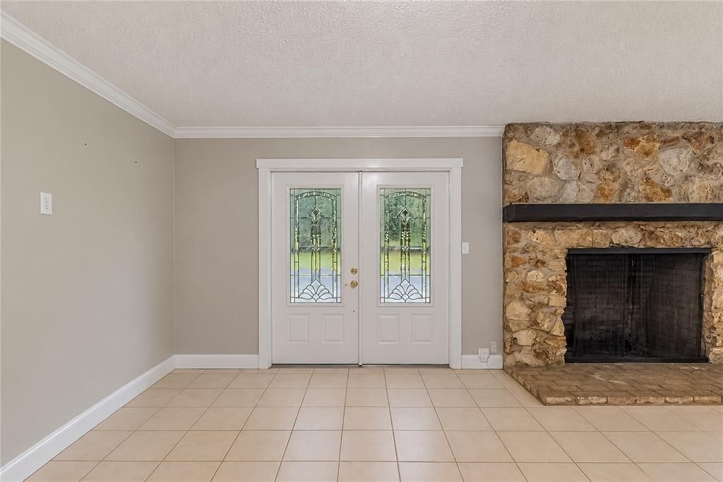For Sale: $1,100,000 (2 beds, 2 baths, 1589 Square Feet)