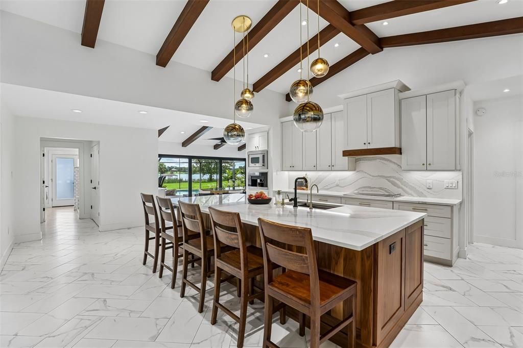 En Venta: $1,495,000 (3 camas, 2 baños, 2735 Pies cuadrados)