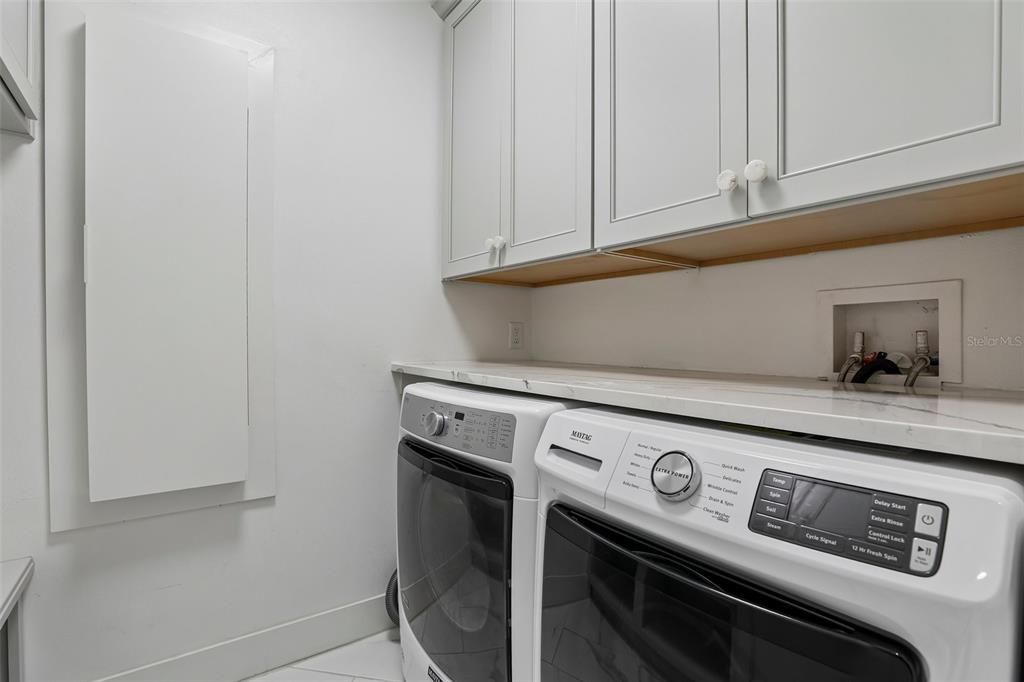 En Venta: $1,495,000 (3 camas, 2 baños, 2735 Pies cuadrados)