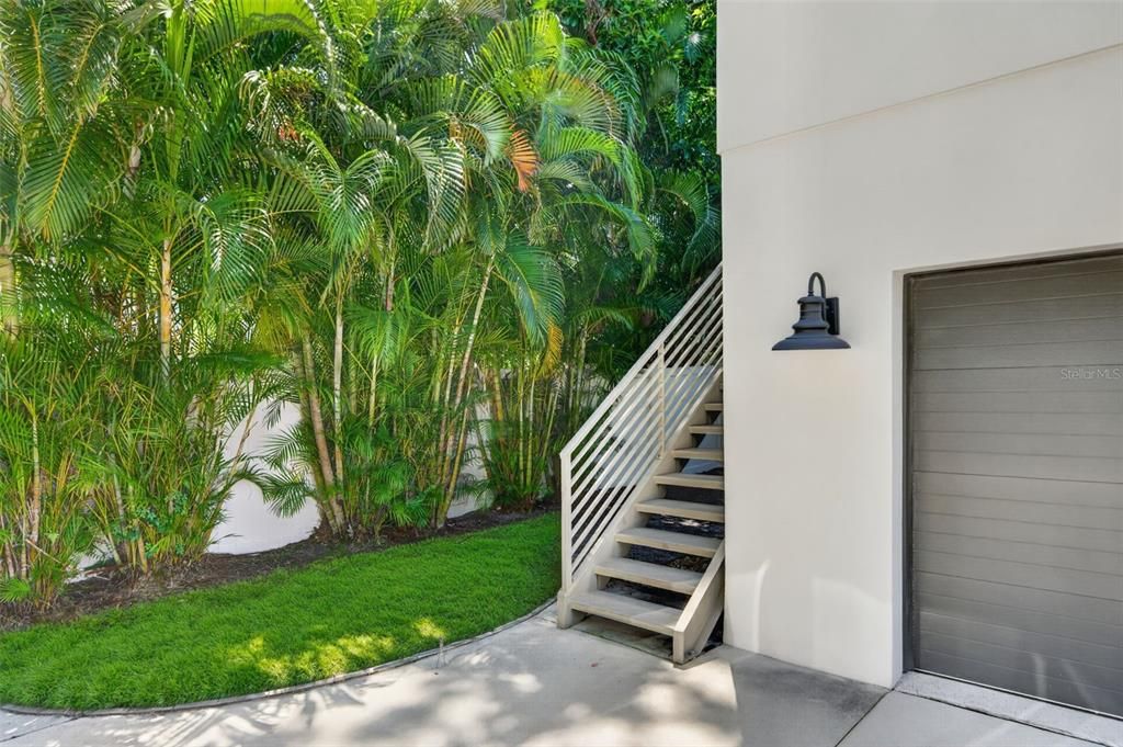 Active With Contract: $2,425,000 (4 beds, 4 baths, 2798 Square Feet)