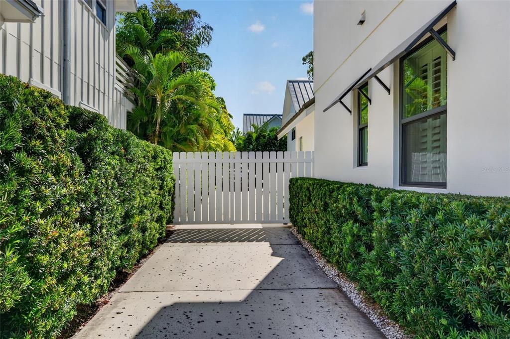 Active With Contract: $2,425,000 (4 beds, 4 baths, 2798 Square Feet)