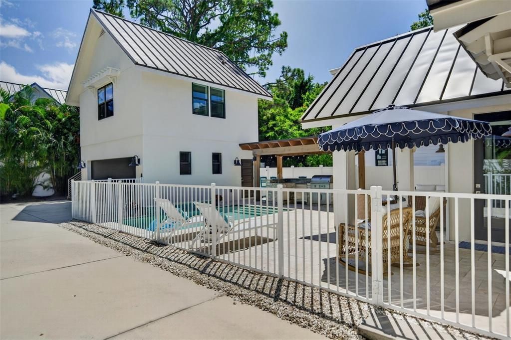 Active With Contract: $2,425,000 (4 beds, 4 baths, 2798 Square Feet)