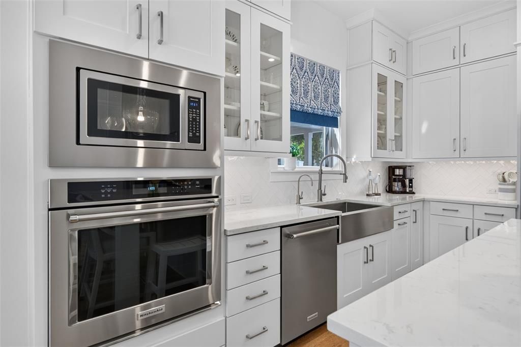 Active With Contract: $2,425,000 (4 beds, 4 baths, 2798 Square Feet)