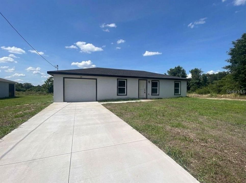 For Rent: $1,750 (3 beds, 2 baths, 1011 Square Feet)