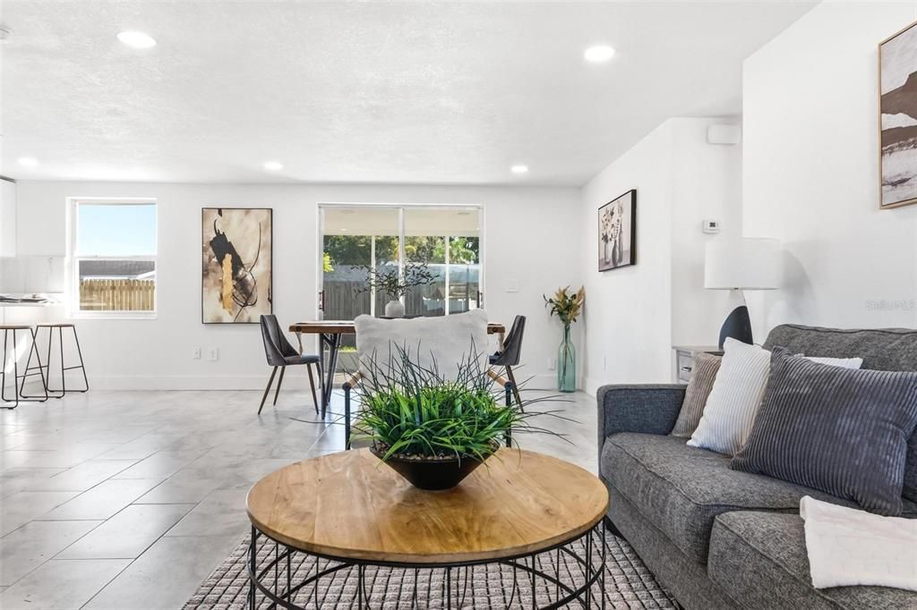 En Venta: $249,900 (3 camas, 2 baños, 1356 Pies cuadrados)