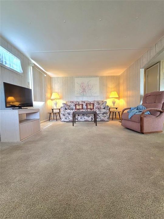 For Sale: $139,590 (2 beds, 2 baths, 864 Square Feet)
