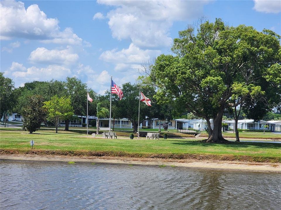 For Sale: $139,590 (2 beds, 2 baths, 864 Square Feet)
