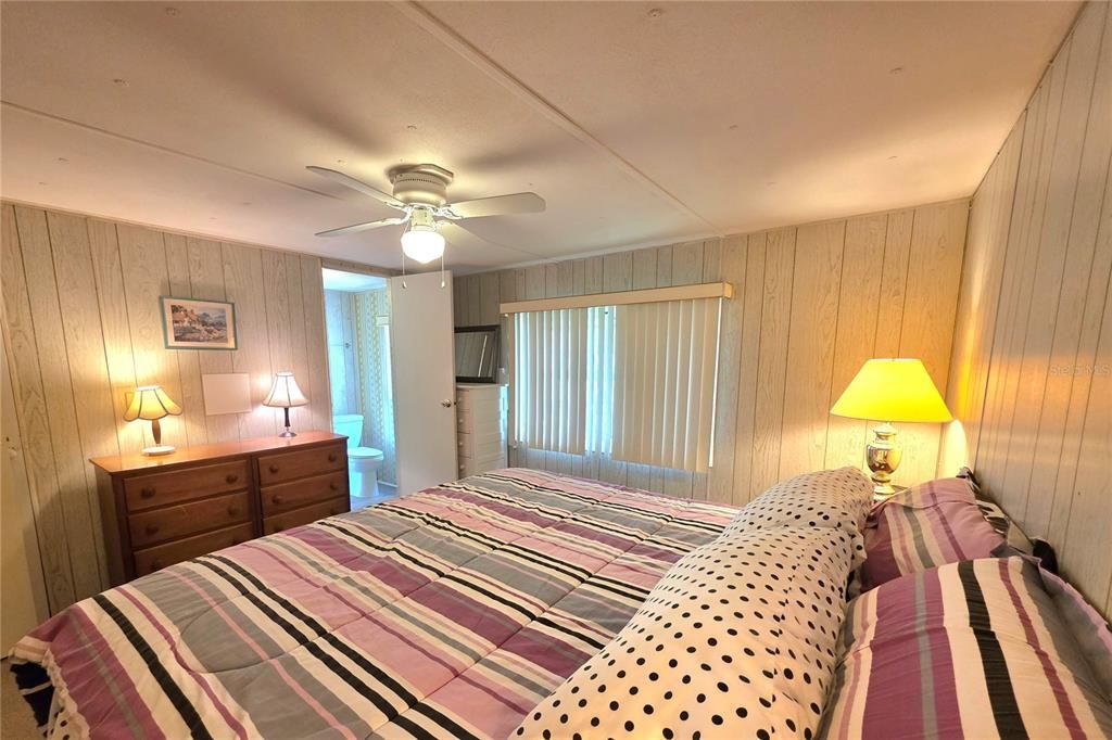 For Sale: $139,590 (2 beds, 2 baths, 864 Square Feet)