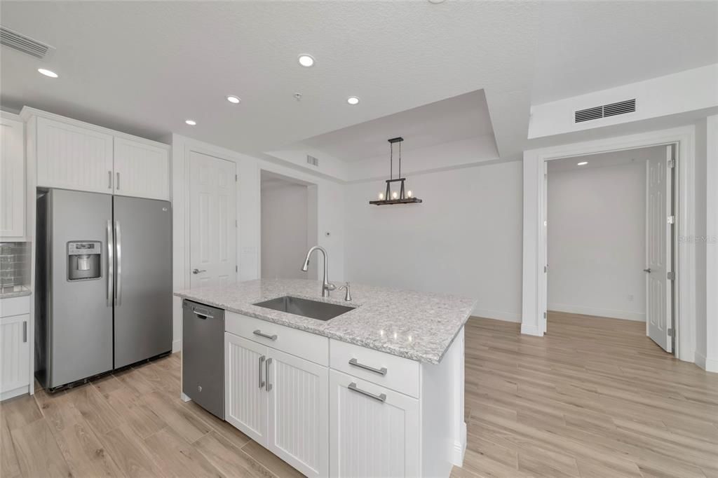 For Sale: $475,000 (2 beds, 2 baths, 1460 Square Feet)
