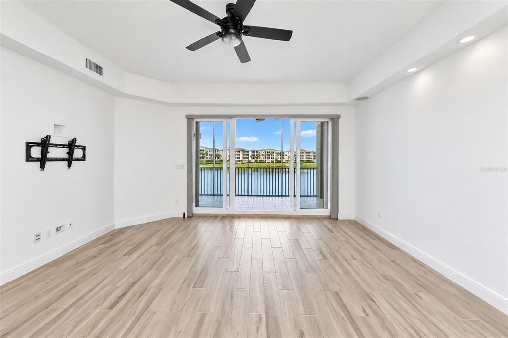 For Sale: $475,000 (2 beds, 2 baths, 1460 Square Feet)