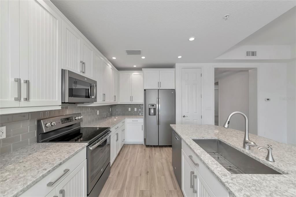 For Sale: $475,000 (2 beds, 2 baths, 1460 Square Feet)