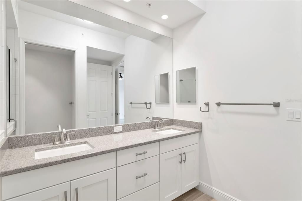 For Sale: $475,000 (2 beds, 2 baths, 1460 Square Feet)
