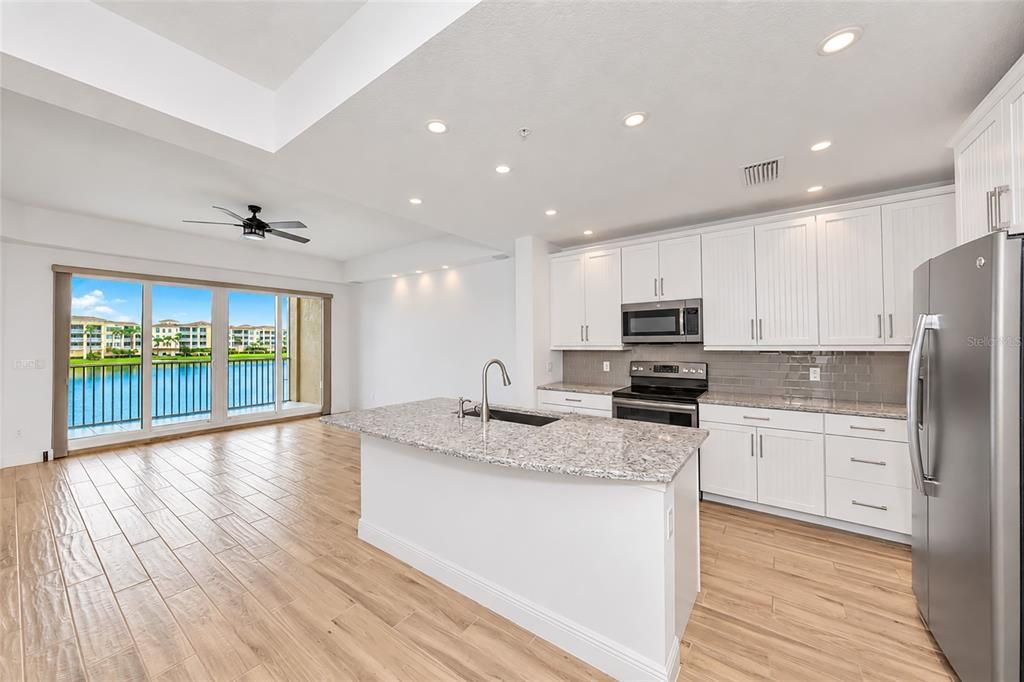 For Sale: $475,000 (2 beds, 2 baths, 1460 Square Feet)