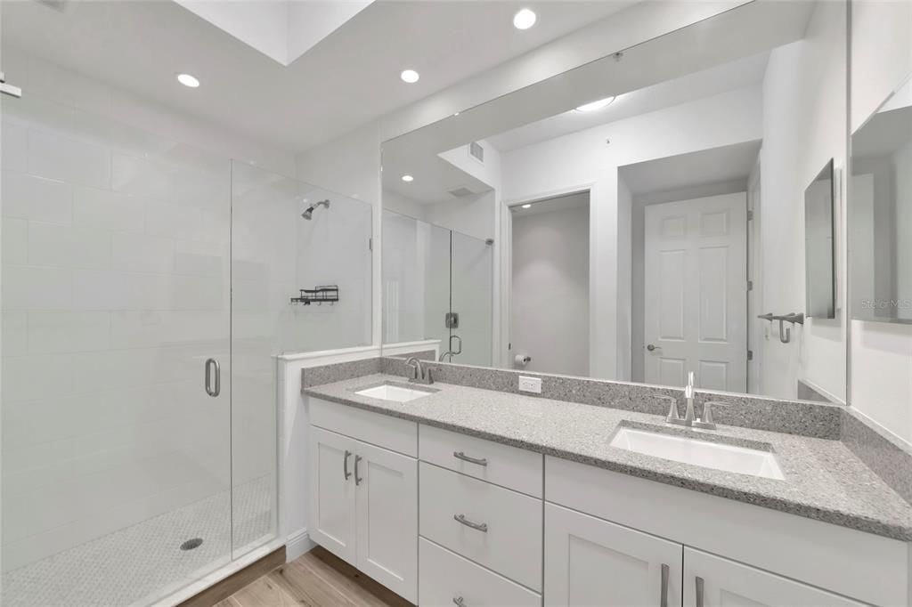 For Sale: $475,000 (2 beds, 2 baths, 1460 Square Feet)