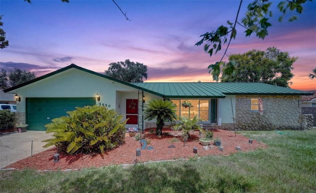 Recently Sold: $494,500 (4 beds, 2 baths, 1908 Square Feet)