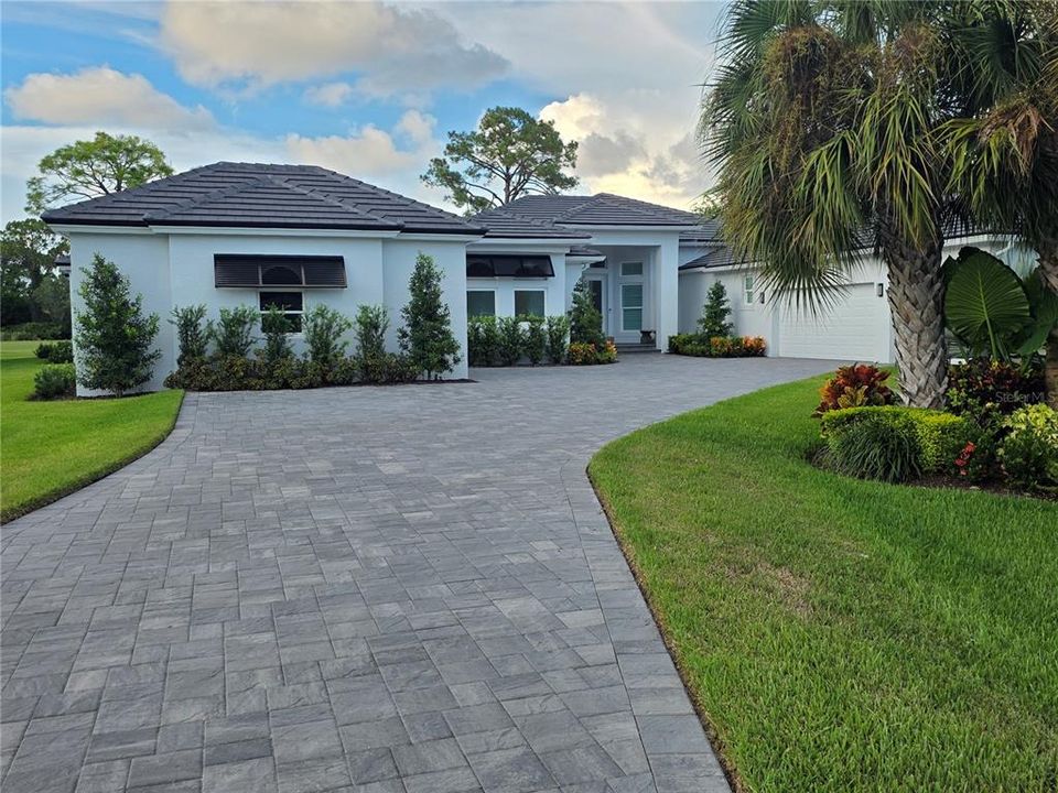 Active With Contract: $2,600,000 (4 beds, 4 baths, 4450 Square Feet)
