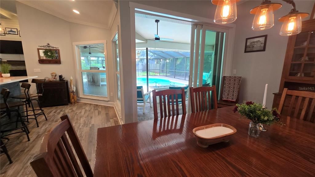 En Venta: $1,200,000 (4 camas, 3 baños, 2602 Pies cuadrados)