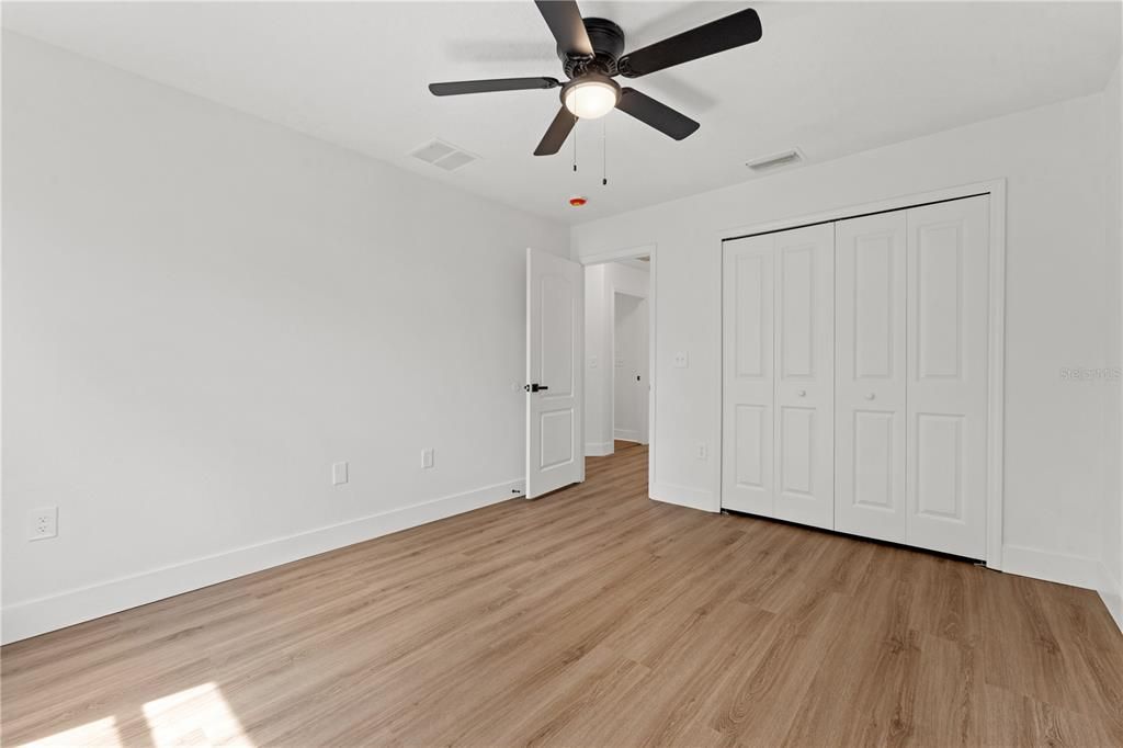 En Venta: $379,900 (4 camas, 2 baños, 2858 Pies cuadrados)