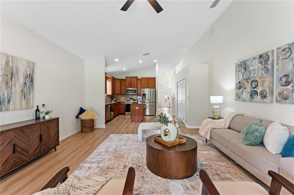 En Venta: $379,900 (4 camas, 2 baños, 2858 Pies cuadrados)