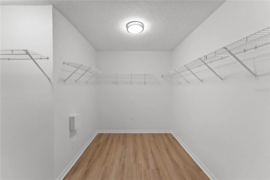En Venta: $379,900 (4 camas, 2 baños, 2858 Pies cuadrados)