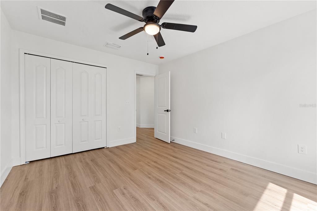 En Venta: $379,900 (4 camas, 2 baños, 2858 Pies cuadrados)