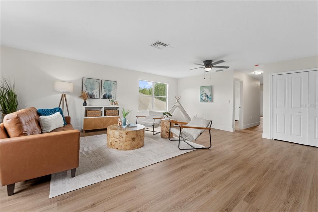 En Venta: $379,900 (4 camas, 2 baños, 2858 Pies cuadrados)
