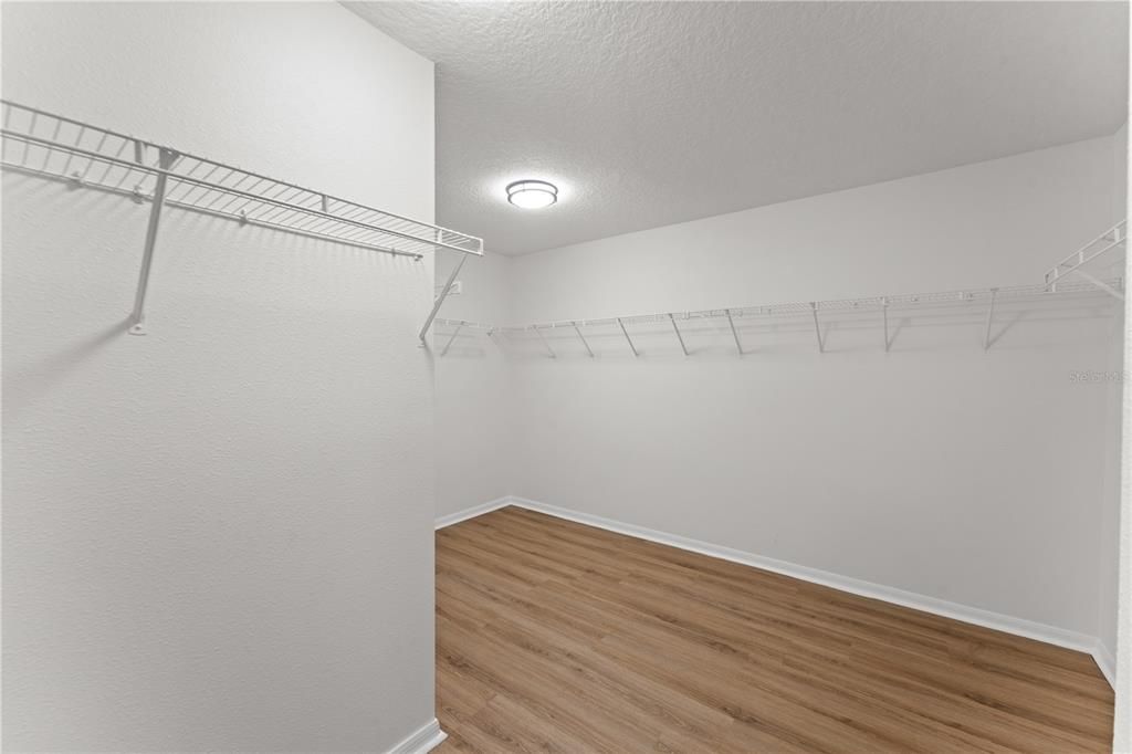 En Venta: $379,900 (4 camas, 2 baños, 2858 Pies cuadrados)