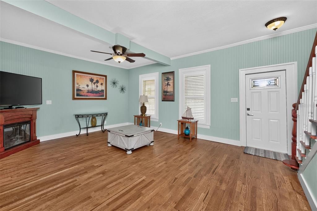 For Sale: $485,000 (3 beds, 2 baths, 1842 Square Feet)