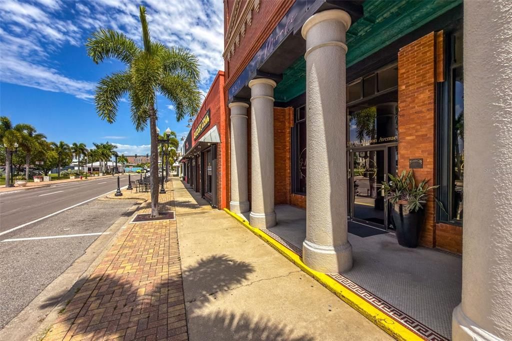 For Sale: $485,000 (3 beds, 2 baths, 1842 Square Feet)