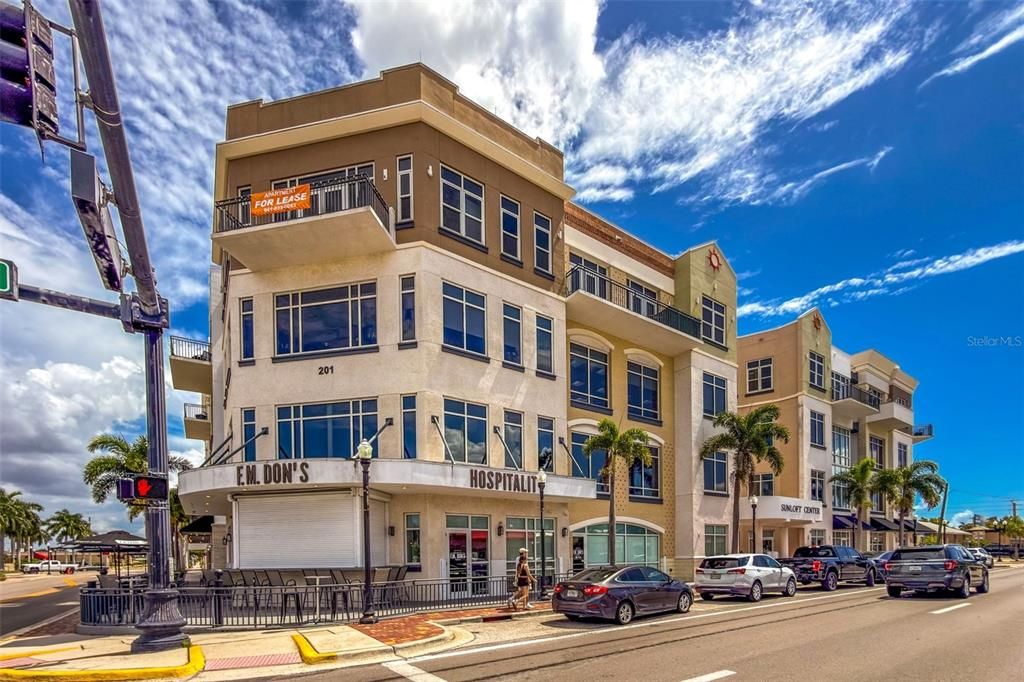 For Sale: $485,000 (3 beds, 2 baths, 1842 Square Feet)