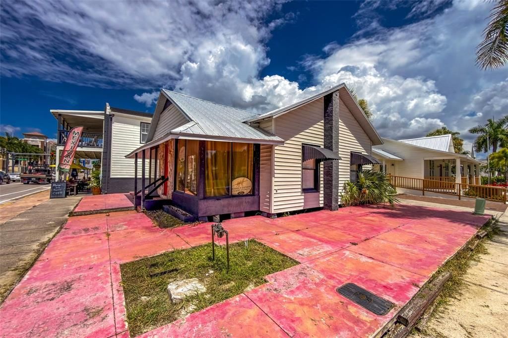For Sale: $485,000 (3 beds, 2 baths, 1842 Square Feet)