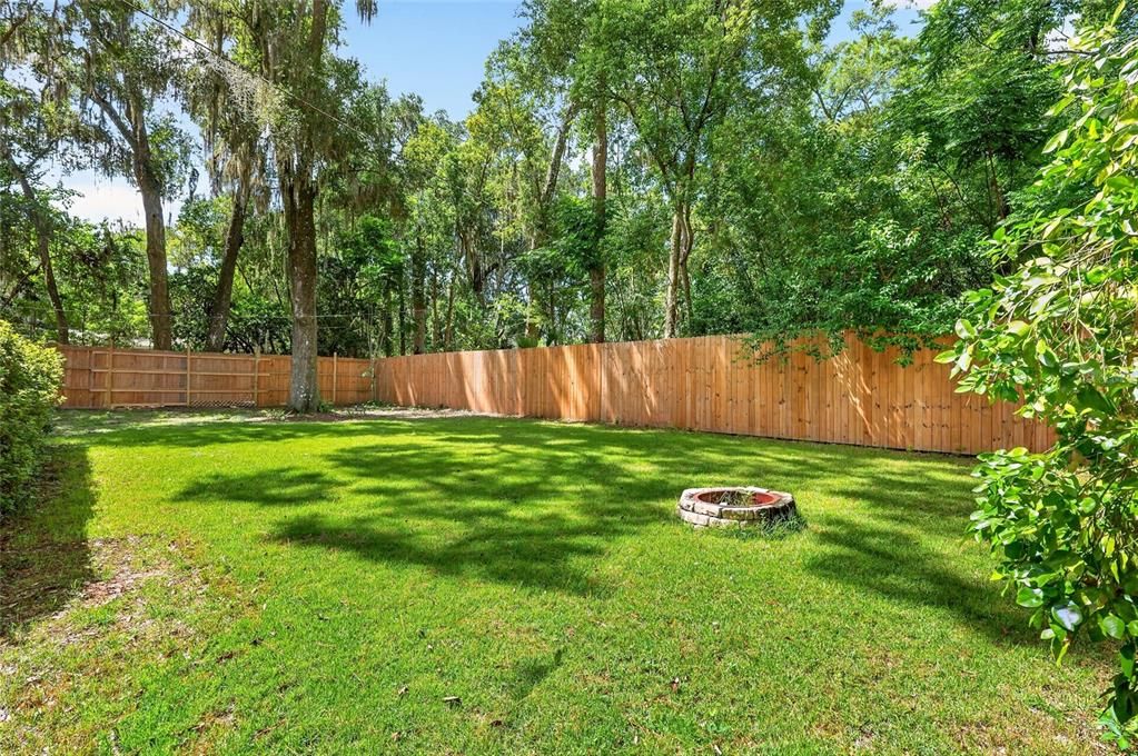 For Sale: $429,000 (3 beds, 2 baths, 1369 Square Feet)