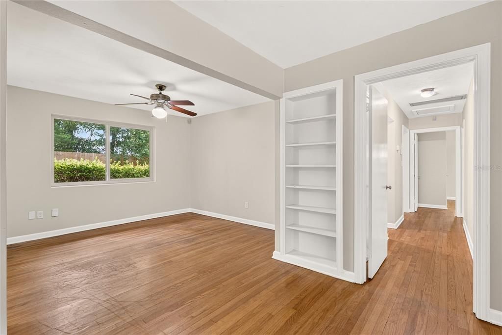 For Sale: $429,000 (3 beds, 2 baths, 1369 Square Feet)