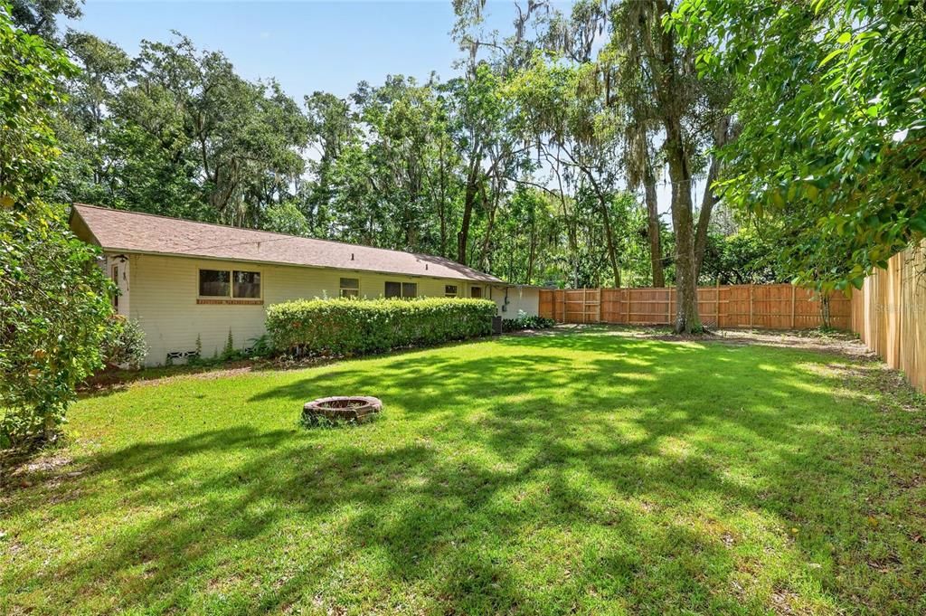 For Sale: $429,000 (3 beds, 2 baths, 1369 Square Feet)